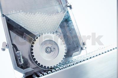 臥式圓瓶智能貼標(biāo)機(jī)