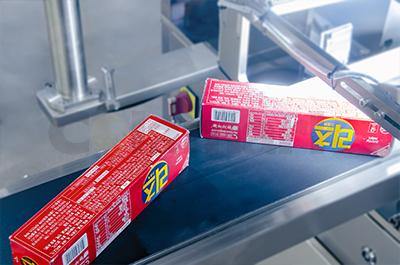 機器人視覺定位智能貼標(biāo)機