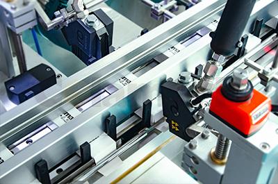 紙托自動成型入托裝盒機 