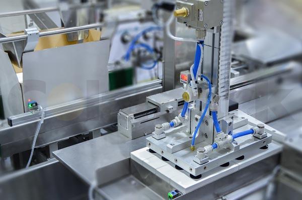 立式智能開(kāi)裝封箱一體機(jī)