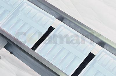 高速臥式入托機